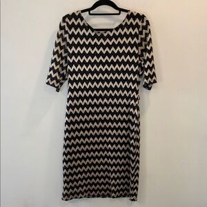 Connected Apparel Chevron Gold and Black Quarter Sleeve Dress Size 16
